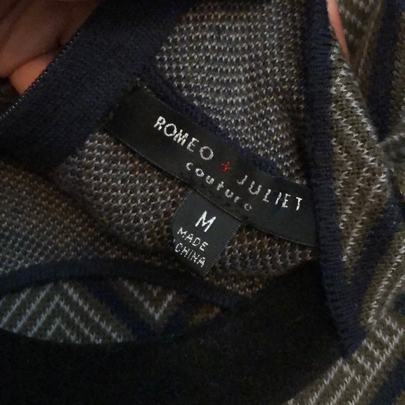 Romeo and Juliet shift dress - Picture 3 of 3